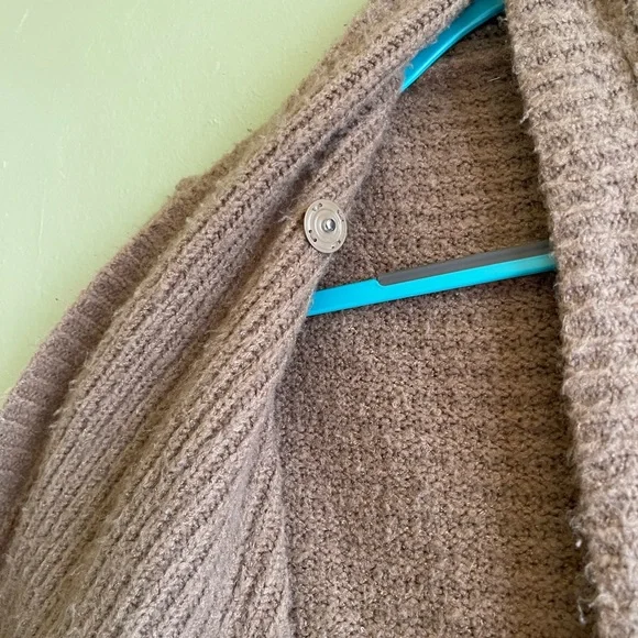 Saks Fifth Avenue Sweater - Picture 4 of 7